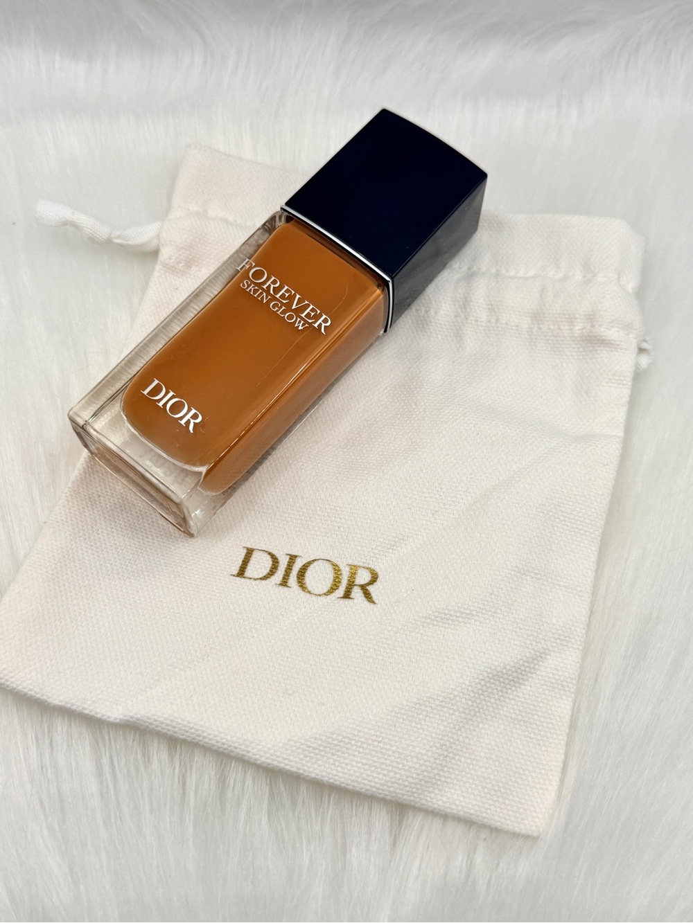 Dior Forever Skin Glow Foundation 6N + Drawstring Dust Bag